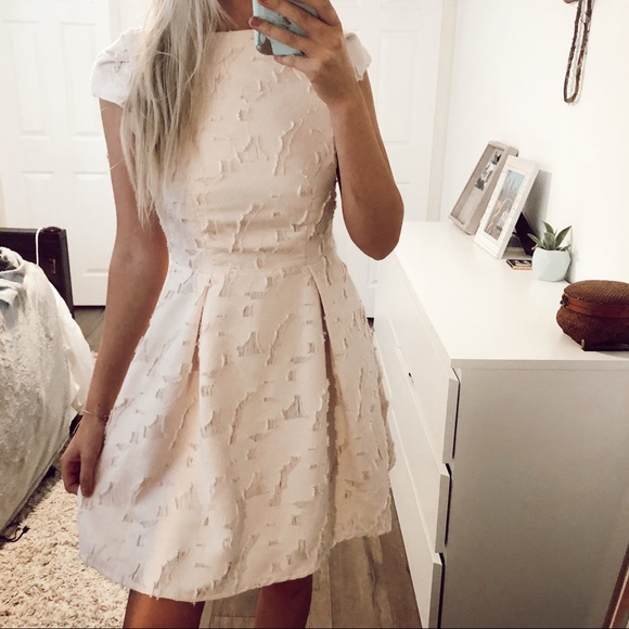 H&M Dresses & Skirts - H&M Baby Pink Crochet Dress Size 6